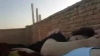 Sexy amateur arab kissing and get fucked